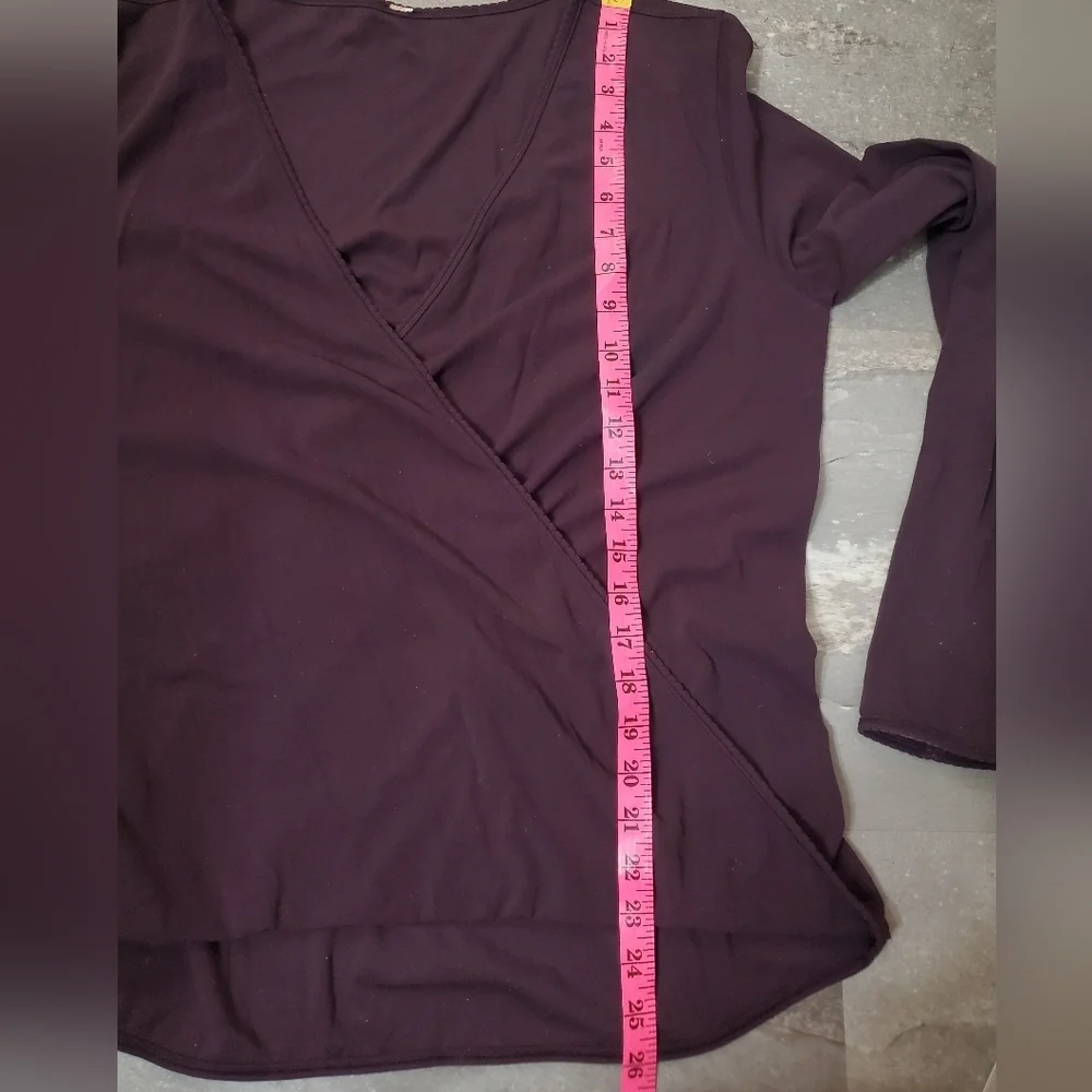 Lululemon Full Freedom Long Sleeve Shirt. Purple. Draped. Scalloped Details. XL - Picture 7 of 7